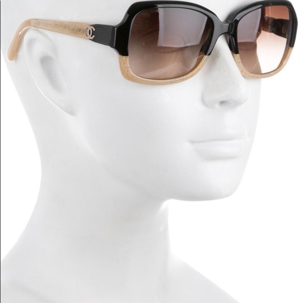 Chanel sunglasses 😎